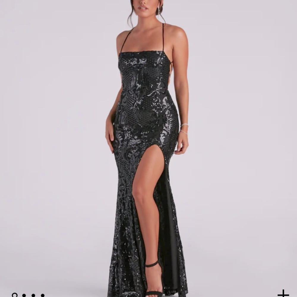 Azalea Windsor Black Sequined Slit Evening/Ball/Homecoming/Prom Gown